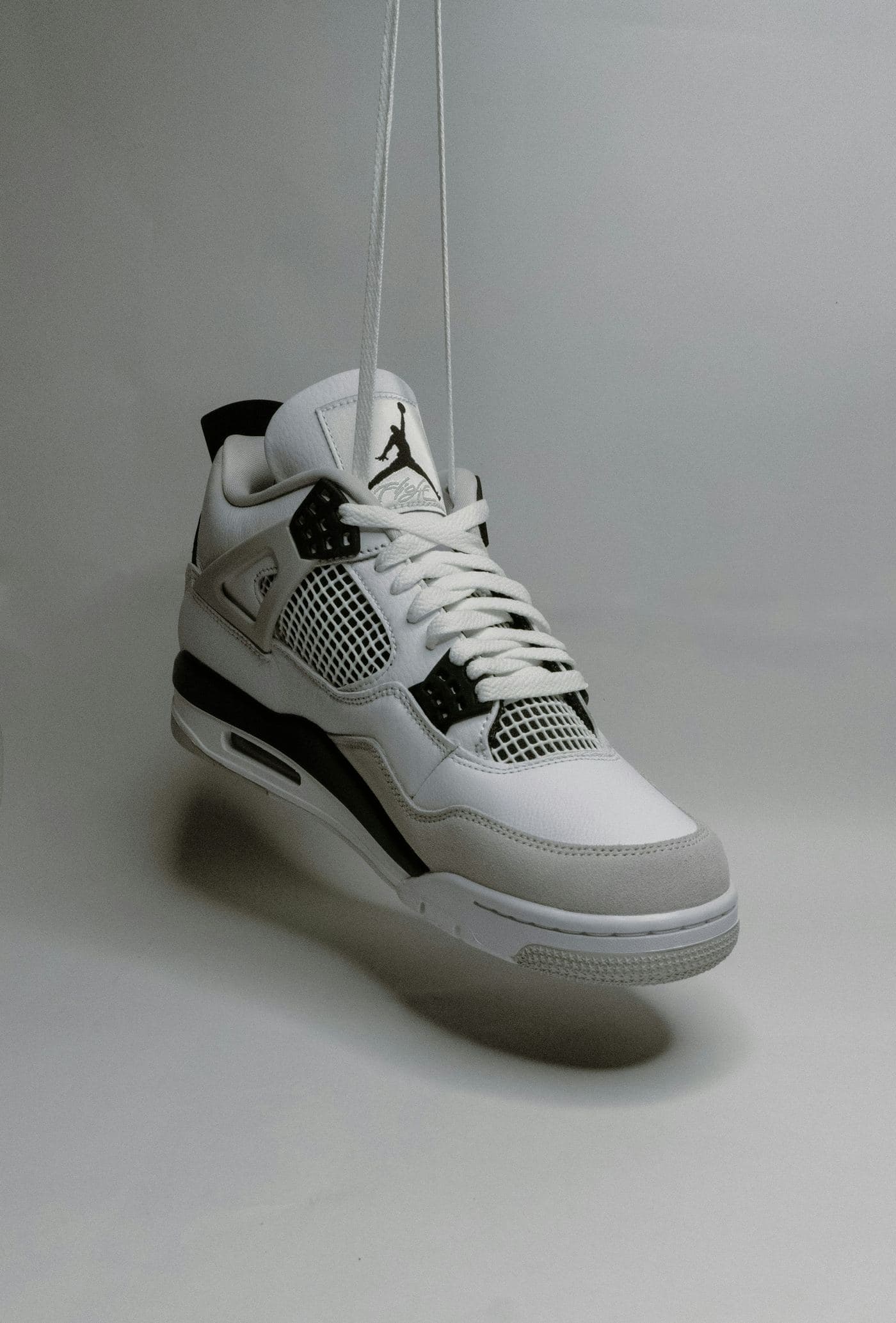 Jordan 4 Retro Military Black, alternate view